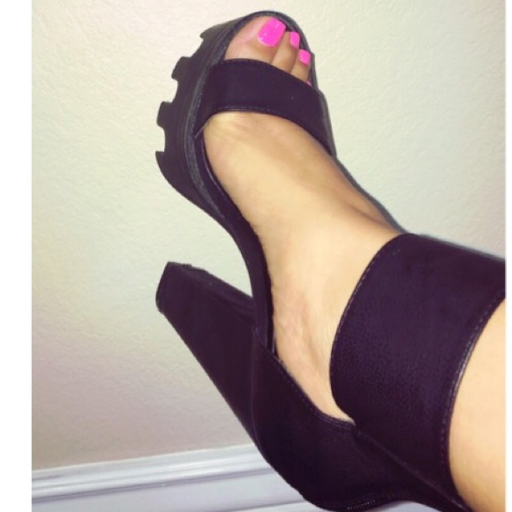 Black chunky heels